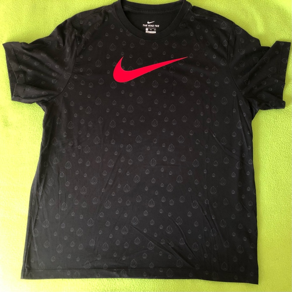 Nike t-shirt